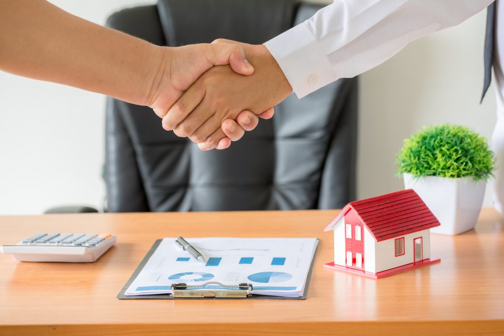 تجویز انتقال منافع ملک تجاری به غیر با شغل سابق یا شغل جدید؟